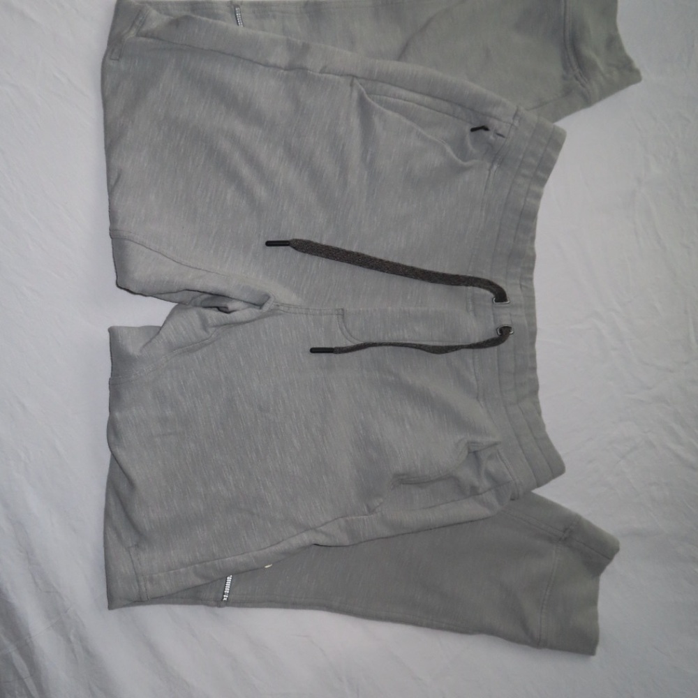 Lululemon men’s Gray Jogger Sweatpants with Black Drawstring